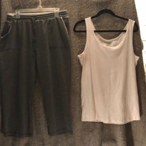 2xl Capri sport pant with white faded glory 1xl